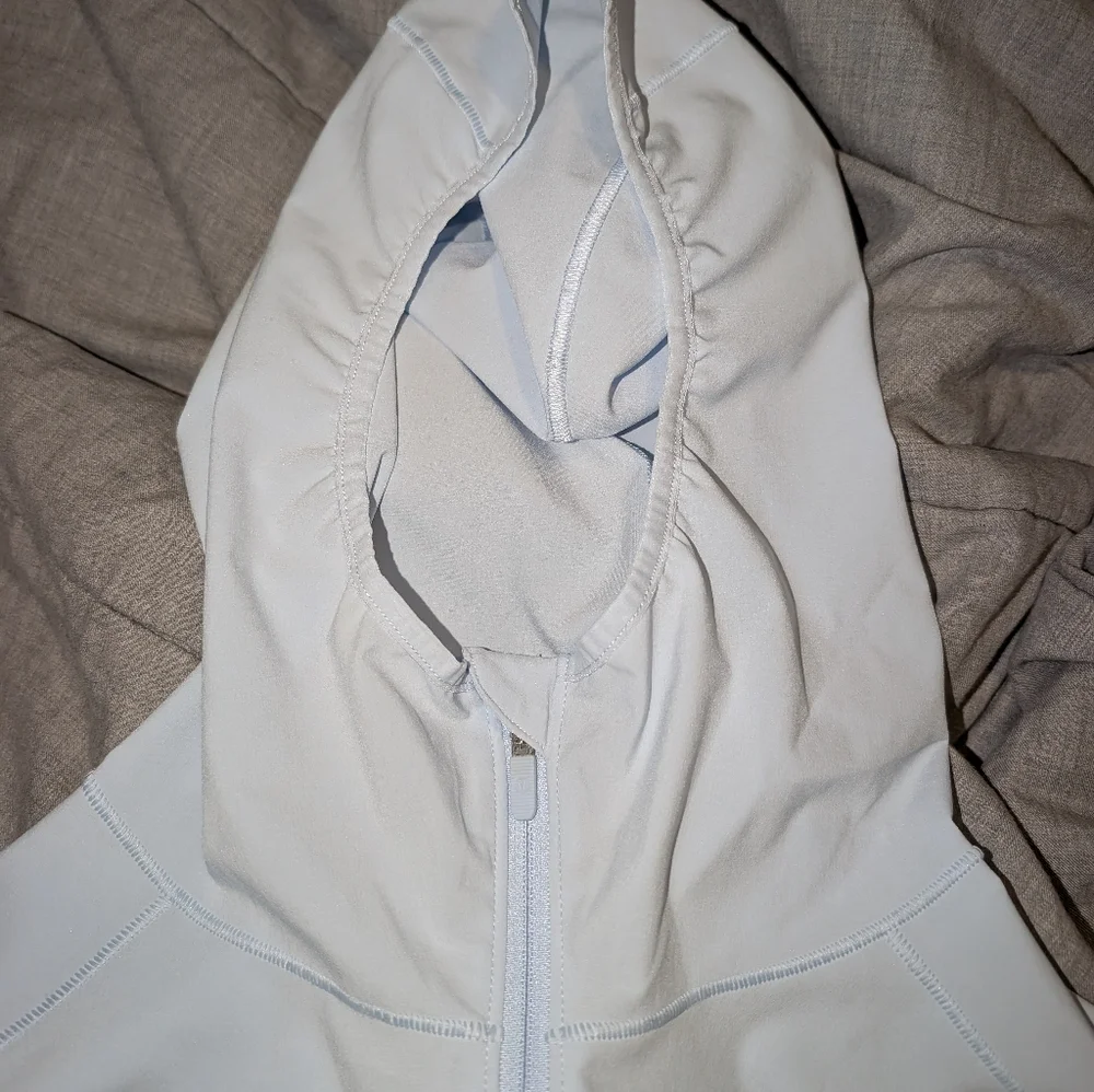 Lululemon Mist Over Windbreaker Light Blue - Picture 3 of 12